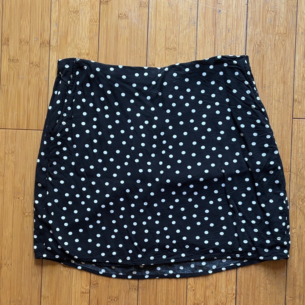 Abercrombie & Fitch Black and White Polka Dot Mini Skirt